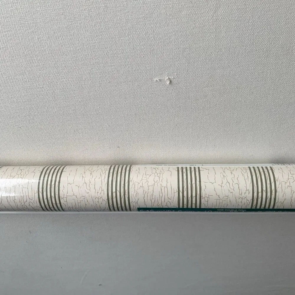 Gloria Vanderbilt Stripe Wallpaper With Crackle Background 20.3” X 32.8’ Long